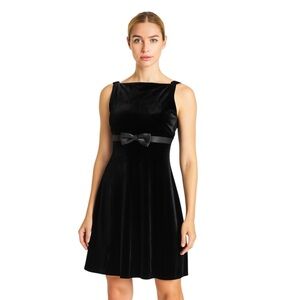 Laundry by Shelli Segal Black Velvet Empire Waist Cocktail Dress - Size 6